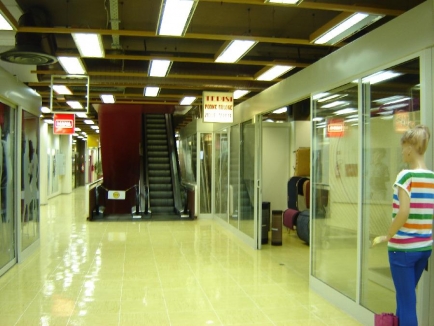 Umag - centro, vendesi spazio commerciale di 72mq 2