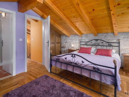 ISTRIEN, In der Gegend von Poreč verkaufen wir eine Villa mit Swimmingpool, ein renoviertes altes istrisches Haus mit 7000 m2 Grundstück 11