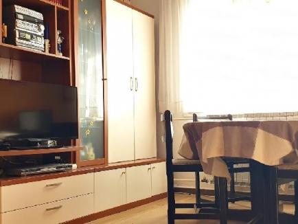 ISTRIA, città di Umago, vendesi una casa bifamiliare con tre appartamenti, superficie totale di 260 m2 ... 2
