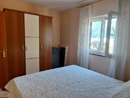 Istrien, Umag. Murine. Wir verkaufen dieses freistehende Haus von 121 m² mit drei Schlafzimmern, Wohnzimmer mit Kamin, zwei Bädern, zwei Terrassen. Garten von 200 m². 13