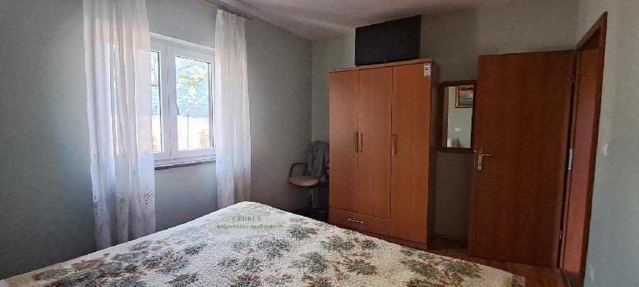 Istrien, Umag. Murine. Wir verkaufen dieses freistehende Haus von 121 m² mit drei Schlafzimmern, Wohnzimmer mit Kamin, zwei Bädern, zwei Terrassen. Garten von 200 m². - UMAG, Umag - Sika 15