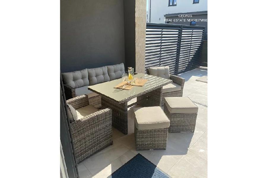 Istrien, Umag, Savudrija. Wir verkaufen eine atemberaubende 160 m2 große Villa mit Swimmingpool und Dachterrasse. Mit 4 Schlafzimmern und 3 Bädern - UMAG, Savudrija - Sika 5