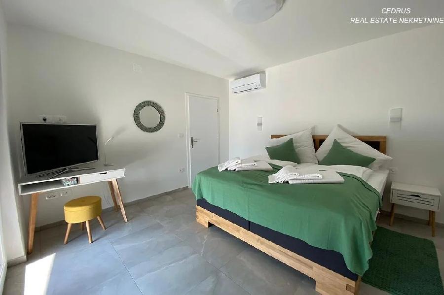 Istrien, Umag, Savudrija. Wir verkaufen eine atemberaubende 160 m2 große Villa mit Swimmingpool und Dachterrasse. Mit 4 Schlafzimmern und 3 Bädern - UMAG, Savudrija - Sika 10