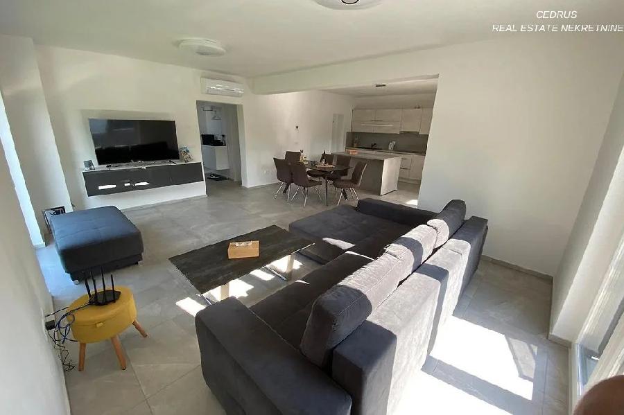 Istrien, Umag, Savudrija. Wir verkaufen eine atemberaubende 160 m2 große Villa mit Swimmingpool und Dachterrasse. Mit 4 Schlafzimmern und 3 Bädern - UMAG, Savudrija - Sika 12