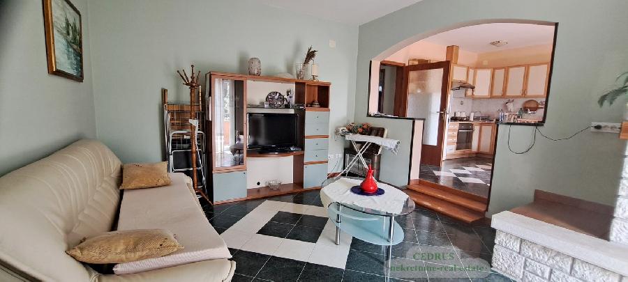 Istrien, Umag. Murine. Wir verkaufen dieses freistehende Haus von 121 m² mit drei Schlafzimmern, Wohnzimmer mit Kamin, zwei Bädern, zwei Terrassen. Garten von 200 m². - UMAG, Umag - Sika 6