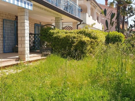 Umag Lovrečica, for sale two bedrooms apartment on the ground floor of a 69 sqm, with garden, parking... 5