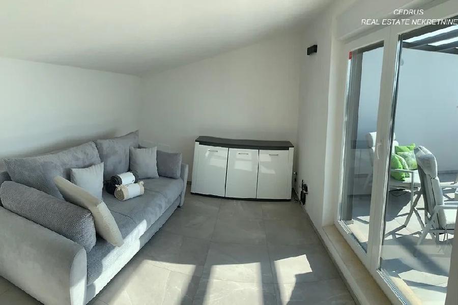 Istrien, Umag, Savudrija. Wir verkaufen eine atemberaubende 160 m2 große Villa mit Swimmingpool und Dachterrasse. Mit 4 Schlafzimmern und 3 Bädern - UMAG, Savudrija - Sika 8