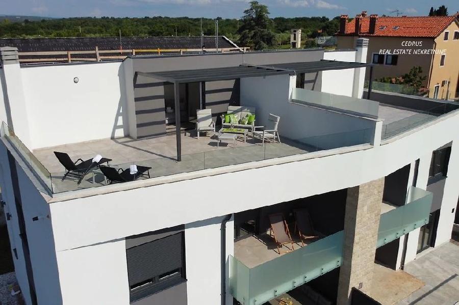 Istrien, Umag, Savudrija. Wir verkaufen eine atemberaubende 160 m2 große Villa mit Swimmingpool und Dachterrasse. Mit 4 Schlafzimmern und 3 Bädern - UMAG, Savudrija - Sika 13