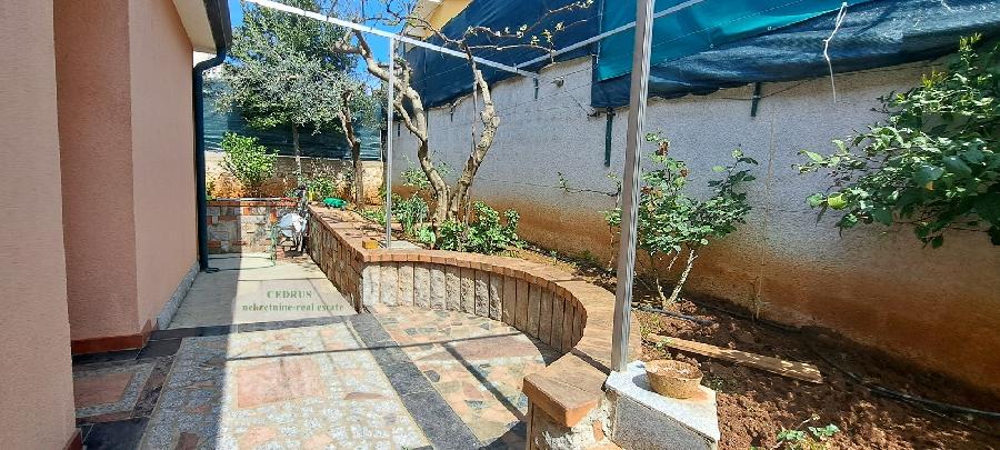 Istrien, Umag. Murine. Wir verkaufen dieses freistehende Haus von 121 m² mit drei Schlafzimmern, Wohnzimmer mit Kamin, zwei Bädern, zwei Terrassen. Garten von 200 m². - UMAG, Umag - Sika 16