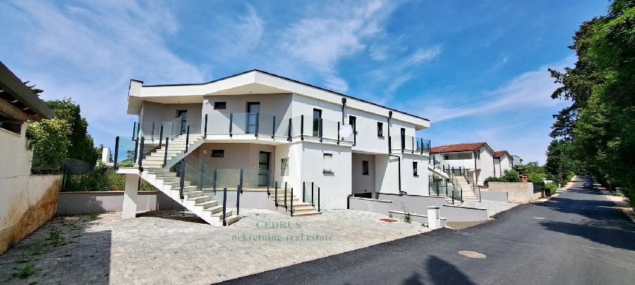 Umag, Savudrija, wir verkaufen Wohnungen in einem Neubau, mit zwei Schlafzimmern, Garage, Abstellraum.. - UMAG, Savudrija - Sika 1