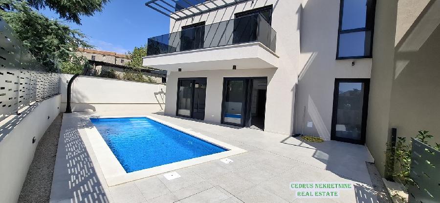 Istria, Tar vendiamo un appartamento su due piani con piscina, 3 camere da letto... - TAR-VABRIGA, Frata - Sika 1