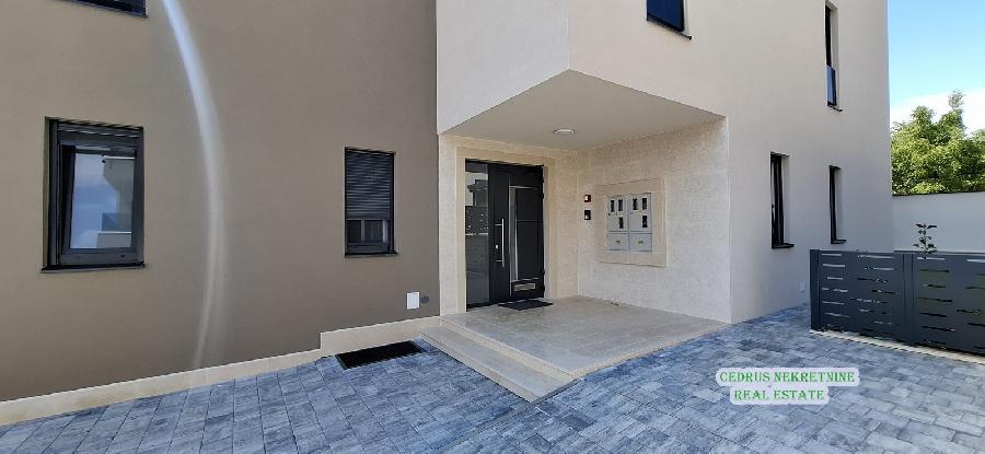 Istrien, Tar, wir verkaufen eine Maisonette-Wohnung in einem Neubau im ersten Stock und im zweiten Stock mit 3 Schlafzimmern. mit Stellplatz und Abstellraum - TAR-VABRIGA, Frata - Sika 2