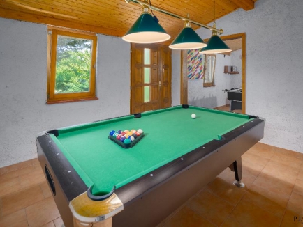 ISTRIEN, In der Gegend von Poreč verkaufen wir eine Villa mit Swimmingpool, ein renoviertes altes istrisches Haus mit 7000 m2 Grundstück 18